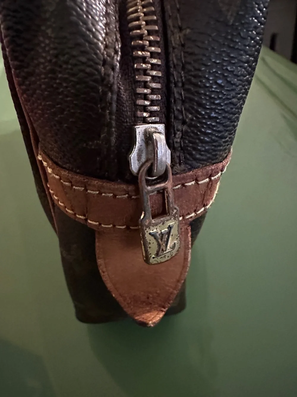 Auth LOUIS VUITTON Monogram Compiegne 28 M51845 - Picture 2 of 6